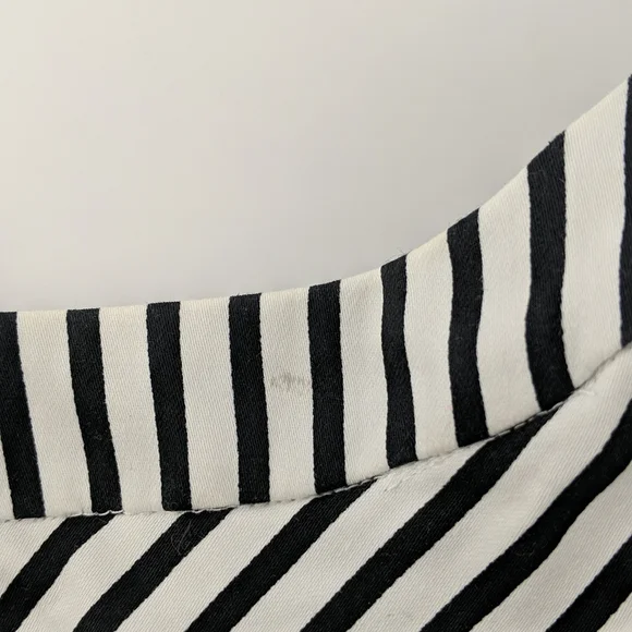 Queenspark Top Size 18 Black White Stripe Tie-up Halterneck Buttons Zip-up Back - Picture 9 of 9